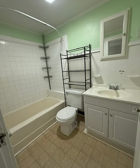 1907 W Beverley St — Photo 14