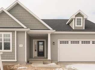 1138 Oak Knoll Rd, Sun Prairie, WI 53590