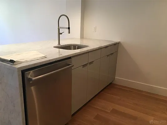 Rented by Oxford Property Group | media 19