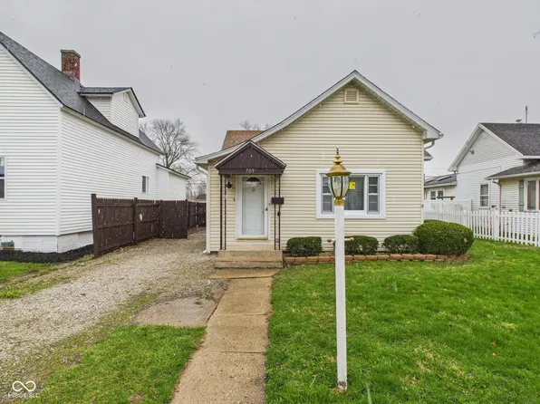 709 S A St, Elwood, IN 46036