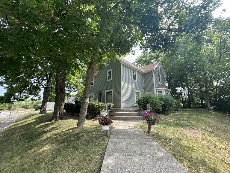 Linwood Corner — Photo 1