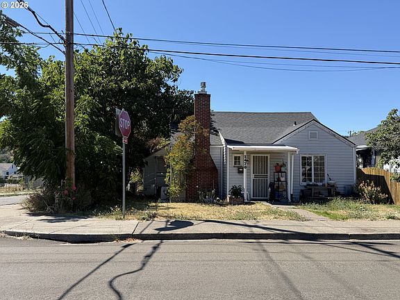 2nd image of 1470 SE Jackson St