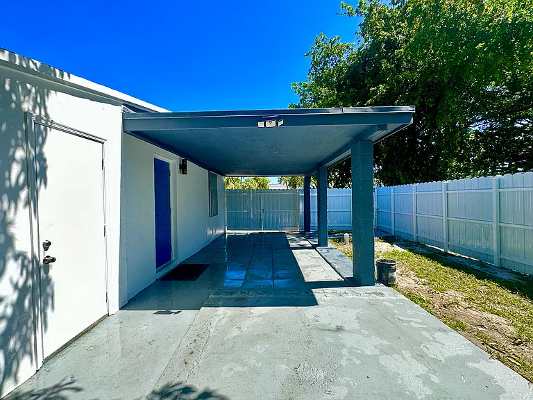 2319 NW 12th Ct — Photo 19