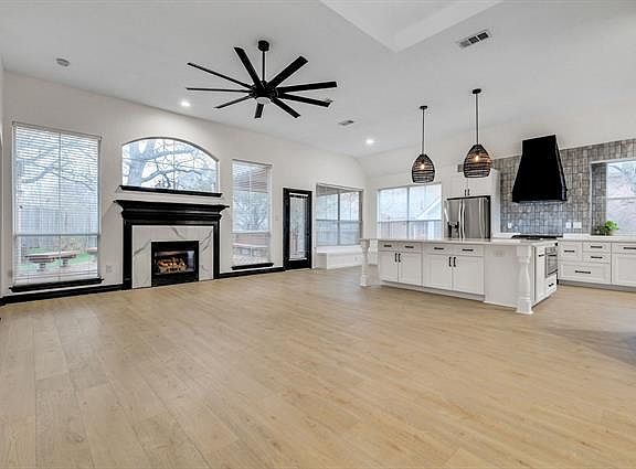 2nd image of 4722 Hampshire Dr