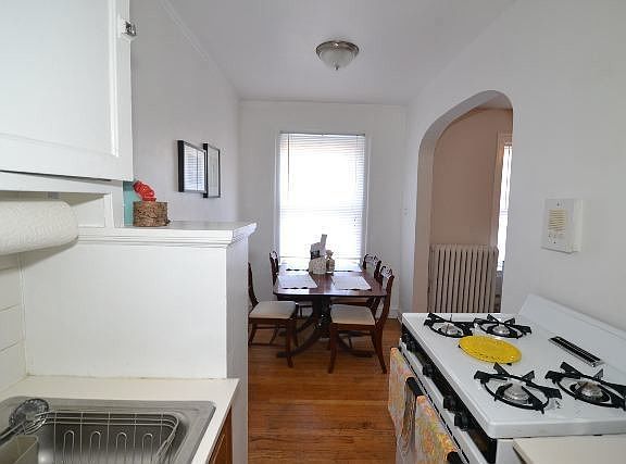 4th image of 2129 N Dayton St #801