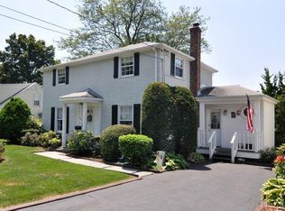 128 Jennifer Ln, Yonkers, NY 10710