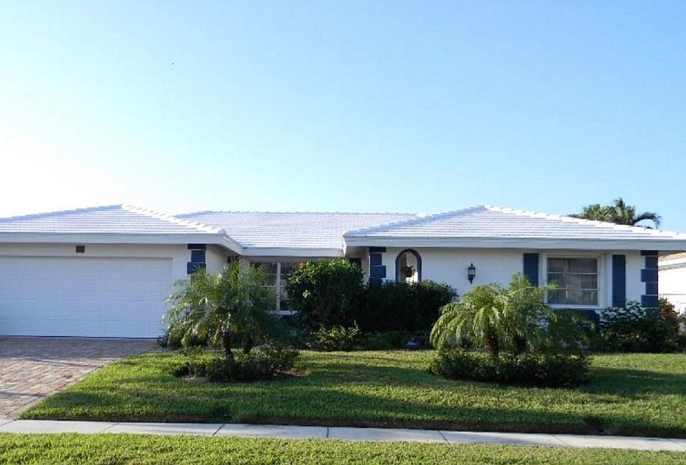 1st image of 365 Henderson Ct