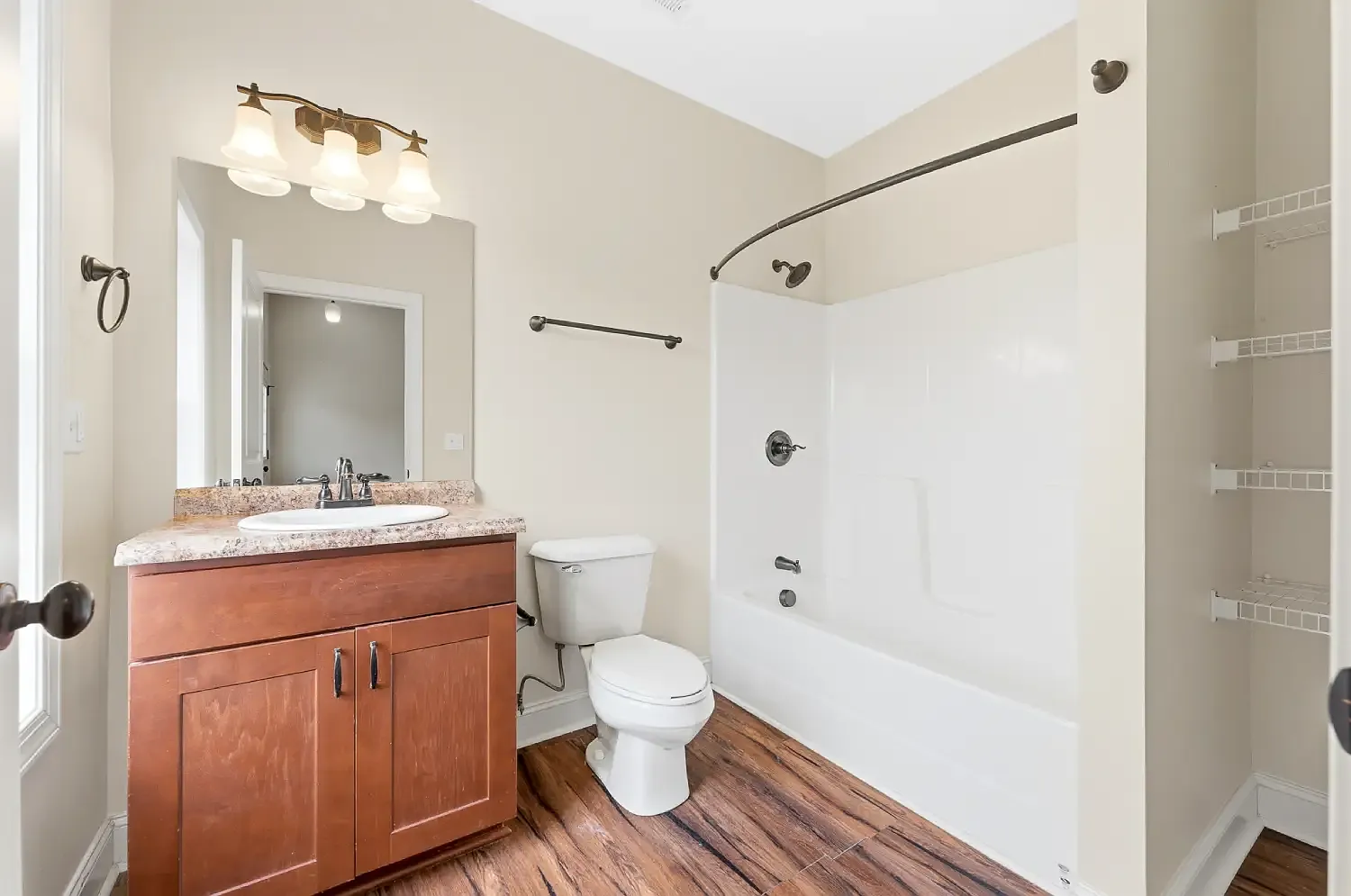 Studio, 950 sqft, $1,115 — Photo 4