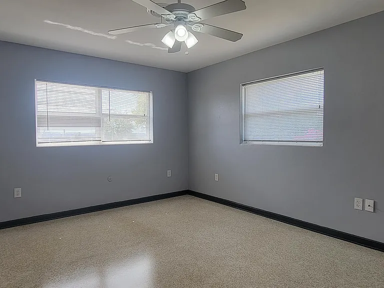 842 Hillside Ave — Photo 3