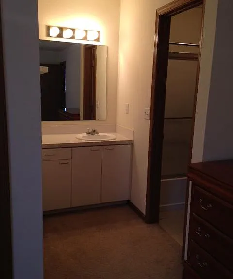 California Apartments — Photo 7