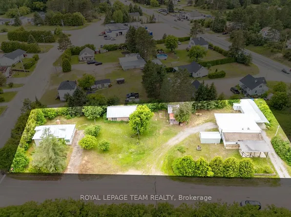 19 Lepinski Rd, Madawaska Valley, ON K0J 1B0