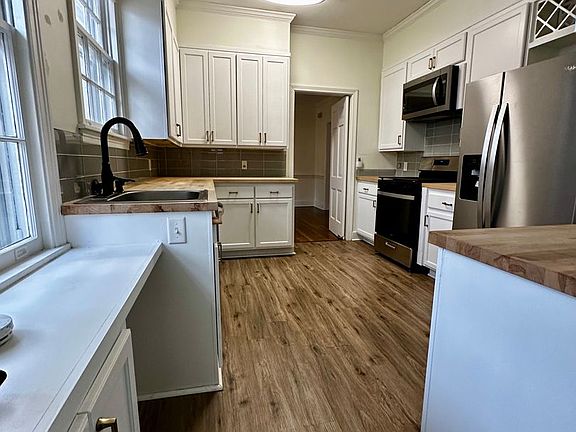 4th image of 724 Meadowbrook Rd