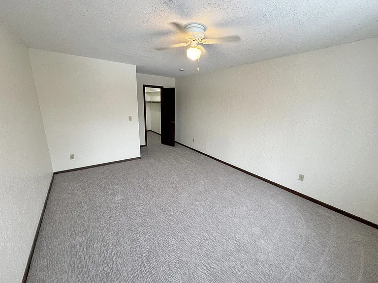 956 Place Apartments — Photo 46