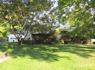 5 Crestview Ter, North Haledon, NJ 07508
