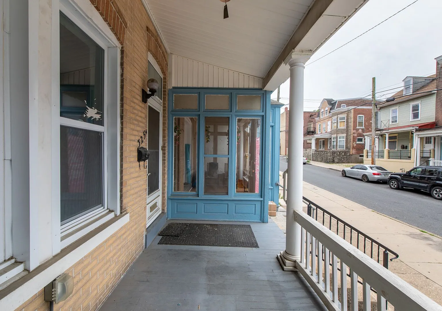 Welcome to 325 1/2 N Franklin Street! — Photo 2