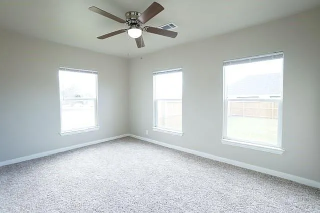 814 E Houston St — Photo 11