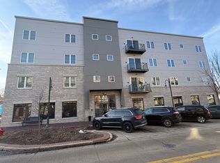 333 S 1st St #3E, Saint Charles, IL 60174