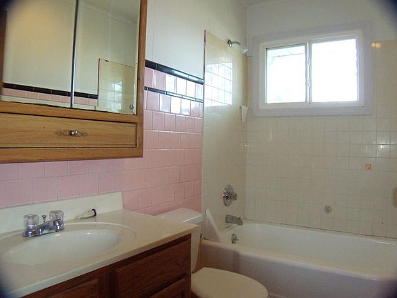 5th image of 2601 H Ave