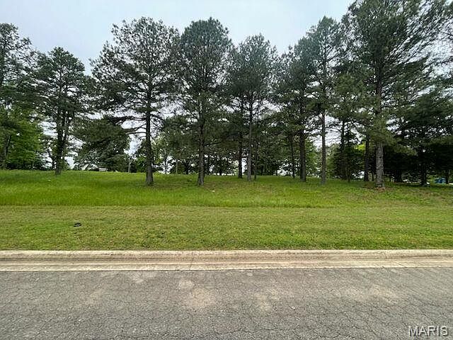 1st image of 3 W Highland Cir