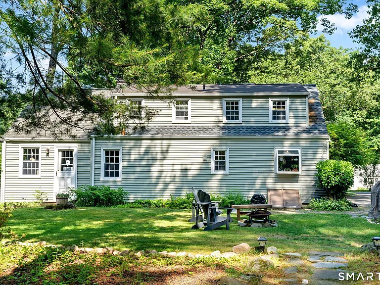 38 Barry Ln — Photo 32