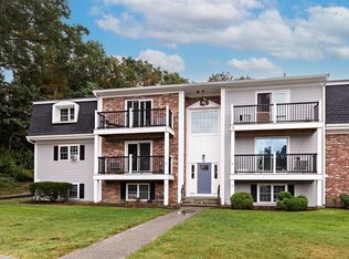 5 Chapel Hill Dr APT 5, Plymouth, MA 02360