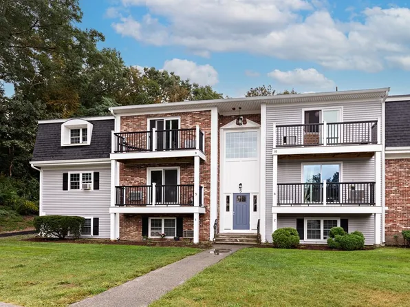 5 Chapel Hill Dr APT 5, Plymouth, MA 02360