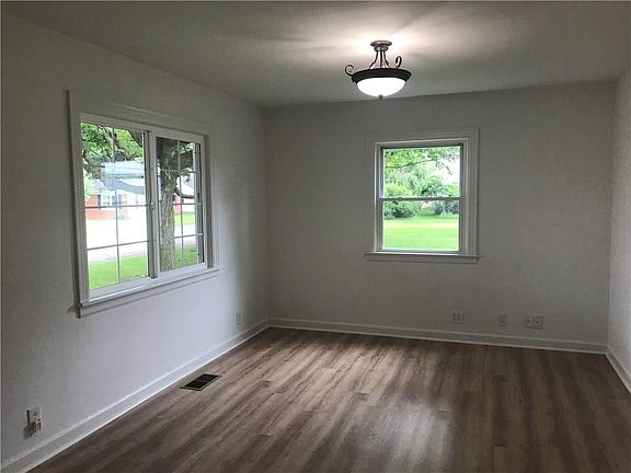 3rd image of 506 Poplar St