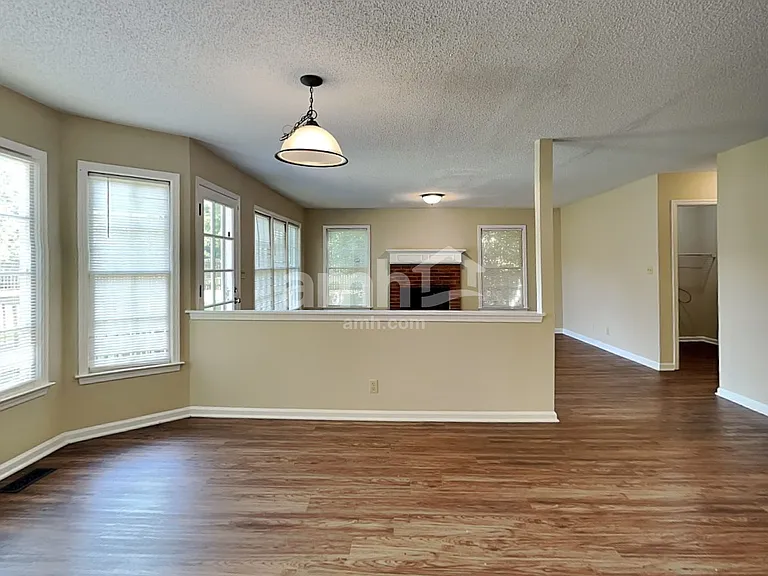 1300 Summit Point Ln — Photo 5