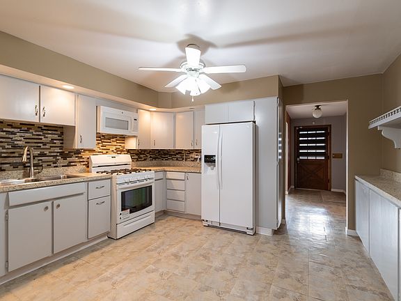 3rd image of 4620 184th St