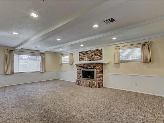 4th image of 2728 Huntleigh Dr