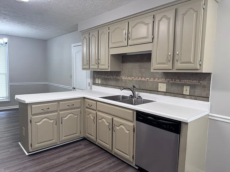 203 Melodie Dr — Photo 10