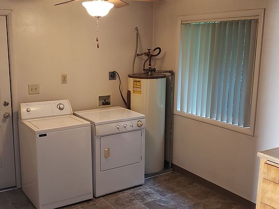 5th image of 1021 Main St E APT 2