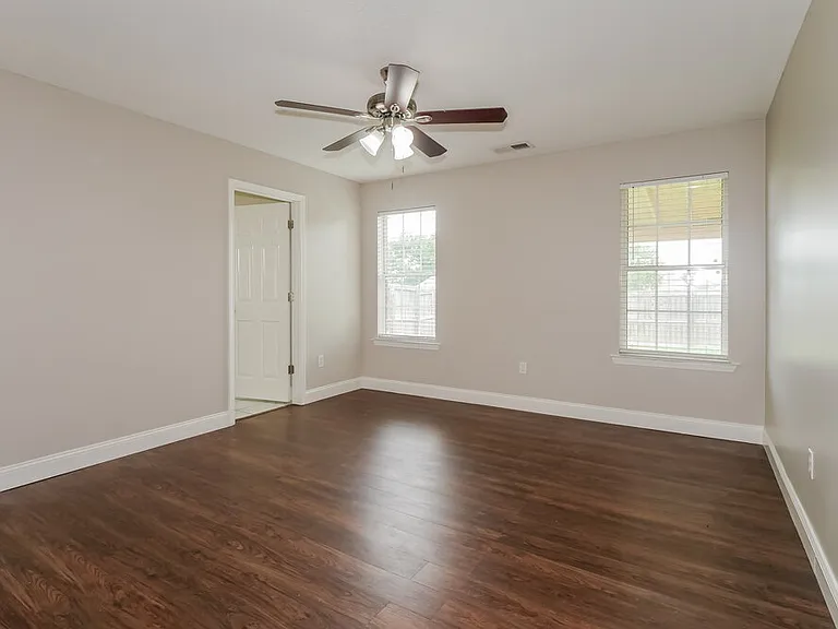 145 Penny Ln — Photo 10