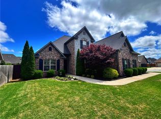 6219 S 29th St, Rogers, AR 72758
