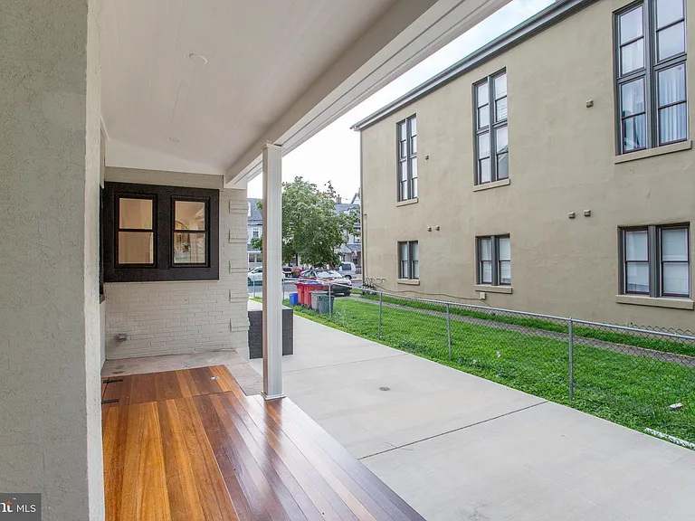 327 Wood St — Photo 78