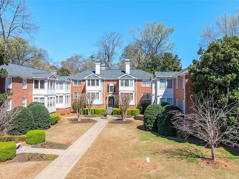 115 Peachtree Memorial Dr NW #C3 — Photo 40