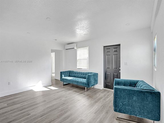 4th image of 6143 SW 40th St