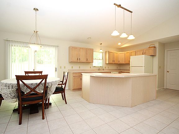 5th image of 52201 Pine Tree Ln