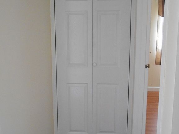 Hall closet (has shelves)