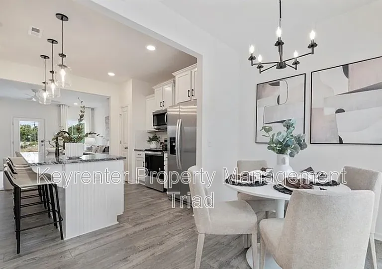 1729 Granby Heights Dr — Photo 4