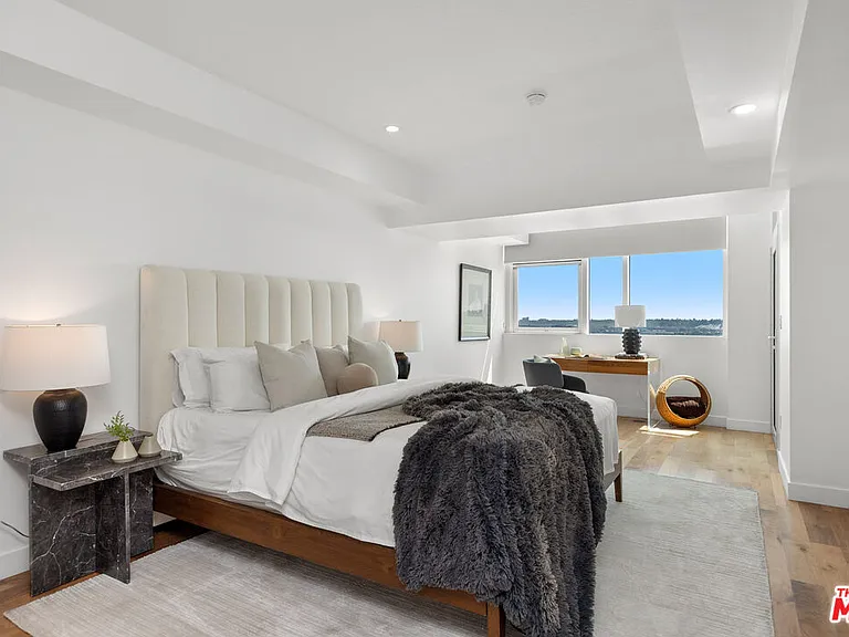 13600 Marina Pointe Dr #1507 — Photo 15