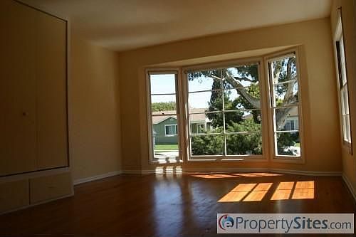 3rd image of 12551 Rose Ave