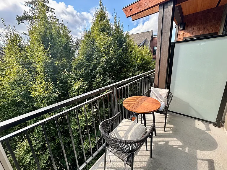427 Lampson St #404 — Photo 8