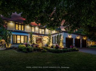 2498 Robin Dr, Mississauga, ON L5K2G3