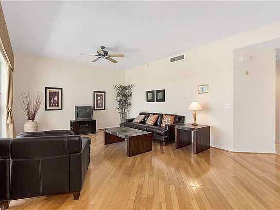 5th image of 1520 Clermont Dr Unit 304