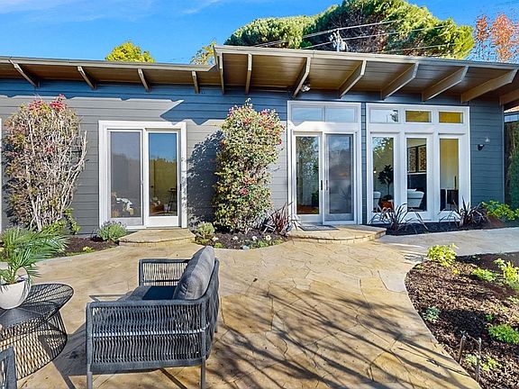 4th image of 71 Bay Vista Drive