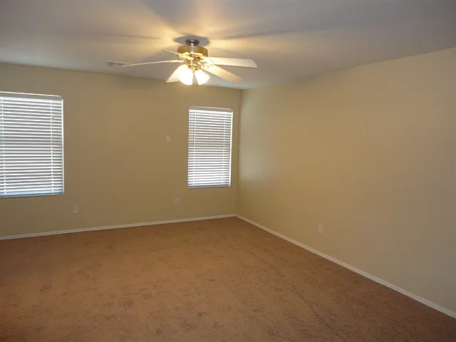9222 W Elm St — Photo 7