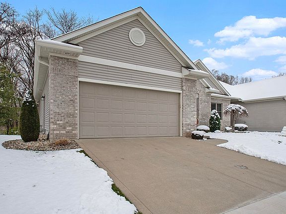 4th image of 231 River Park Dr
