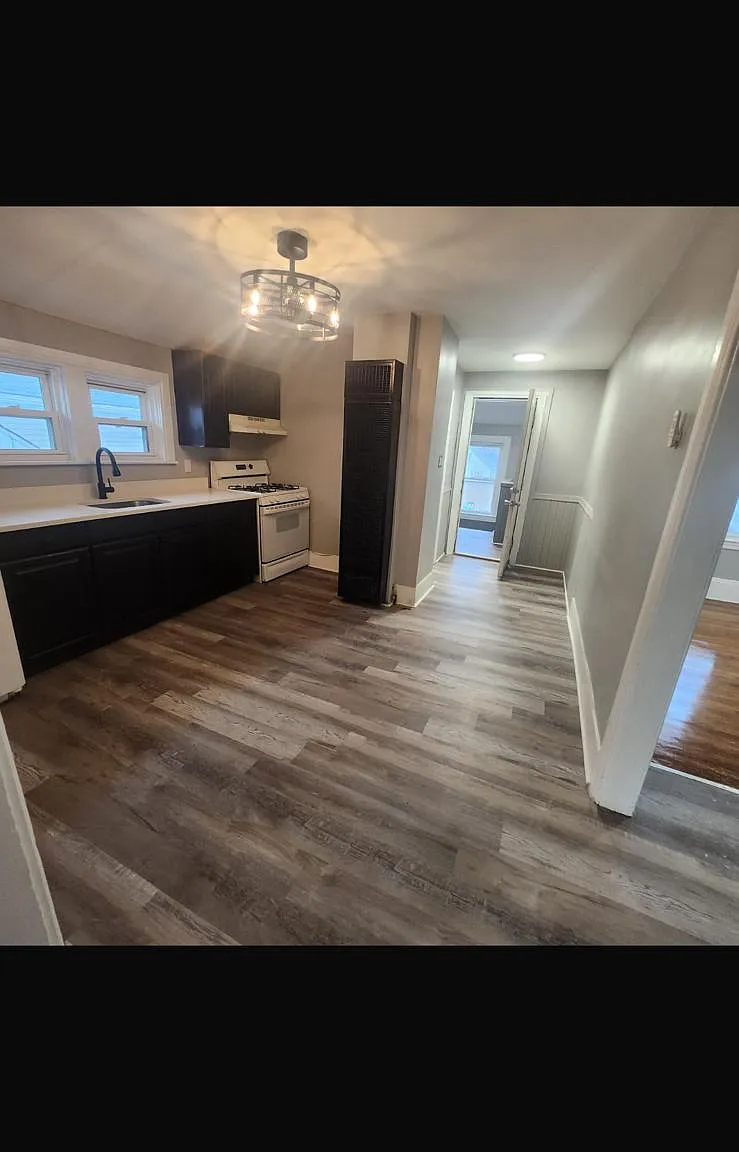 2 bed, 1200 sqft, $1,750 — Photo 3