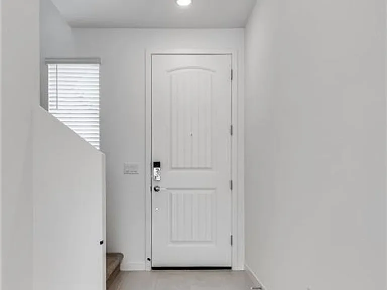 10728 Rhinehill Ave — Photo 13